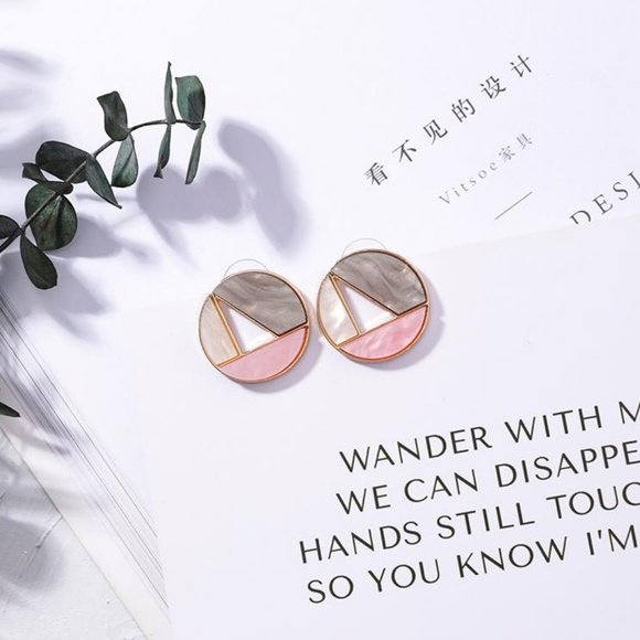 ❤️️NEW UNIQUE Circle Handmade Stud Earrings 1 - Picture 3 of 3